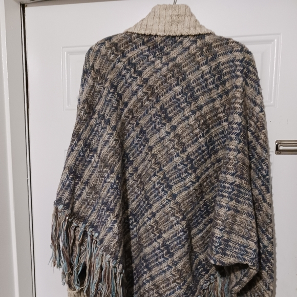 🏞GENOA Poncho Sweater Women’s Tassels All Seasons Cozy Comfort,Cuteness,Chic! - Picture 5 of 15